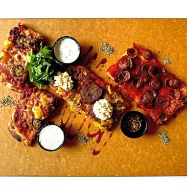 Photo 1 of 4: Eat'Ya Pizza