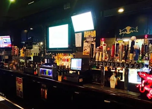 Hamlin Pub Van Dyke