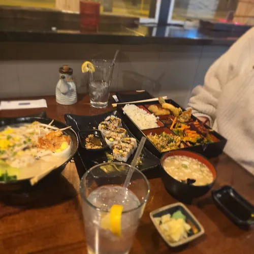 Raiz Kitchen Sushi Bar
