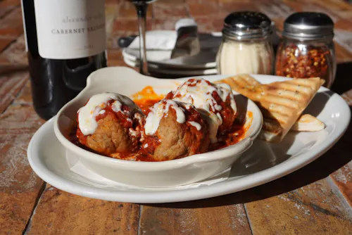 Olivella’s Pizza and Wine - McFarlin