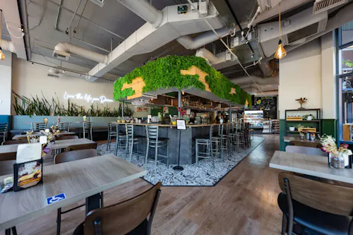 Foch Cafe & Bistro