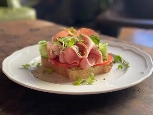DACHA Kitchen & Bar