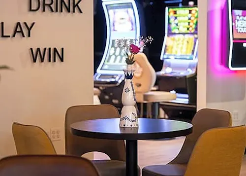 Shuffle's North The Ultimate Sports Gaming Bar