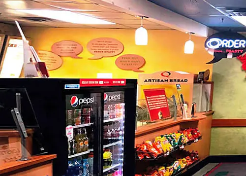 Photo 1 of 4: Quizno's