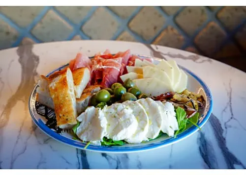 Neapolis Food Emporium