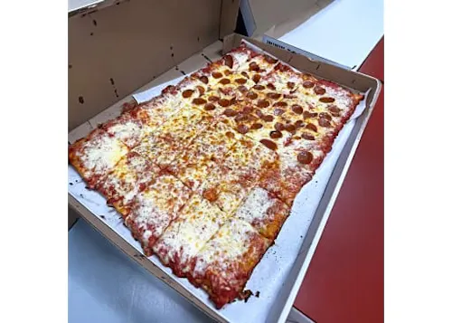 Bocce Club Pizza