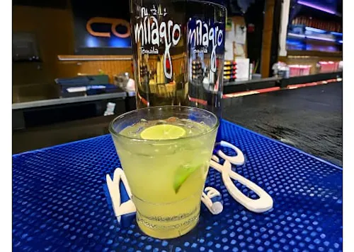 Mis-Cue Lounge