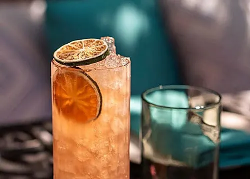 Photo 1 of 4: Bar Moxy