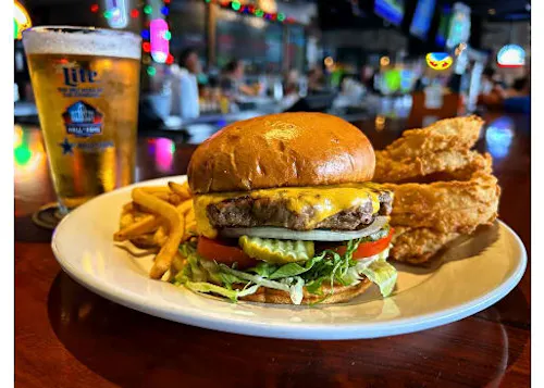 Photo 1 of 4: The Avenue Sports Grill