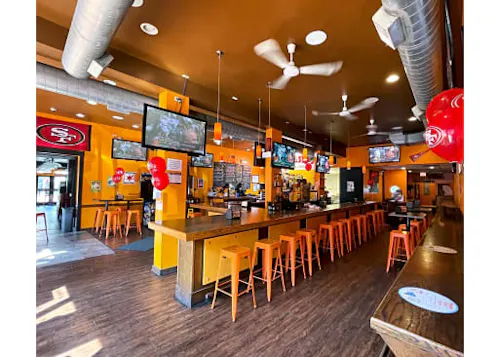 Cheesie's Pub & Grub - Lakeview
