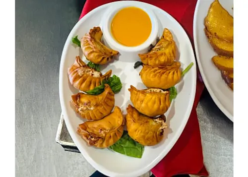 Momo N Curry -Fremont