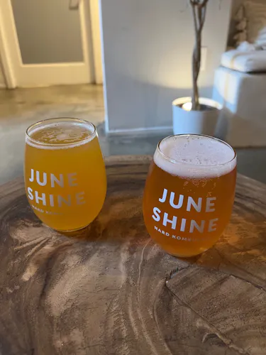 Juneshine - Santa Monica
