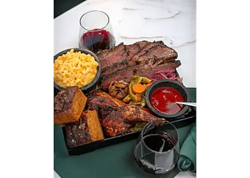 Photo 1 of 4: En Cultura BBQ Bar