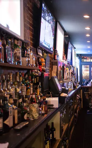Shine Square Pub