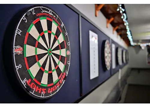 Longshots - Food, Billiards & Darts