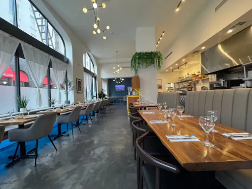 Zevi Cafe & Bistrob