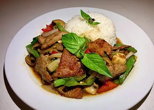 Hom Mali Thai and Sushi on North Ave