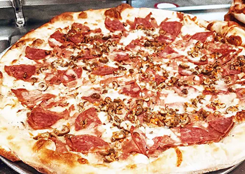 Photo 1 of 4: Mo's Pizza