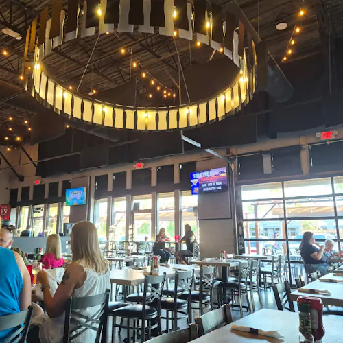 Treble Makers Dueling Pianos & Restaurant
