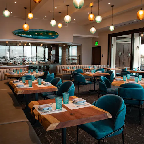Photo 1 of 4: Hurrica Restaurant & Bar