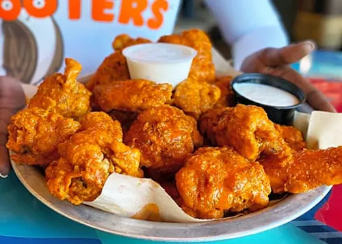 Hooters