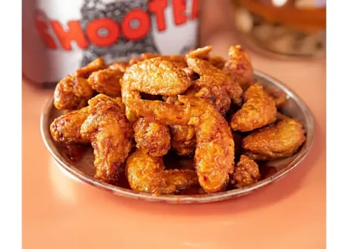 Photo 1 of 4: Hooters