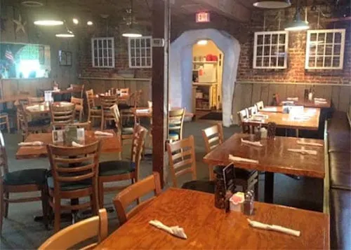 Icehouse Restaurant