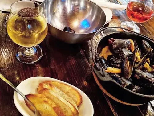 St. Arnold's Mussel Bar - Dupont