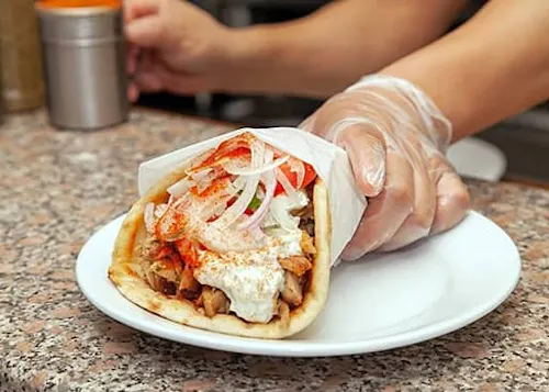 Photo 1 of 4: Gyro Uno