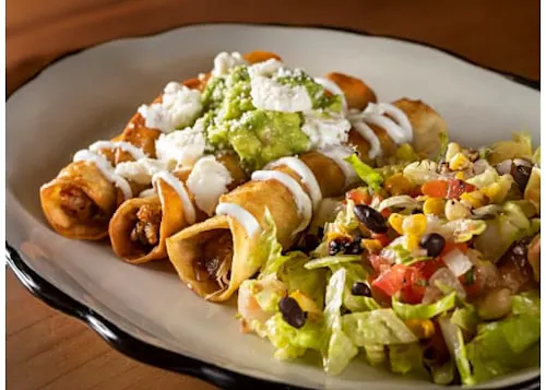 Todos Cantina + Cocina