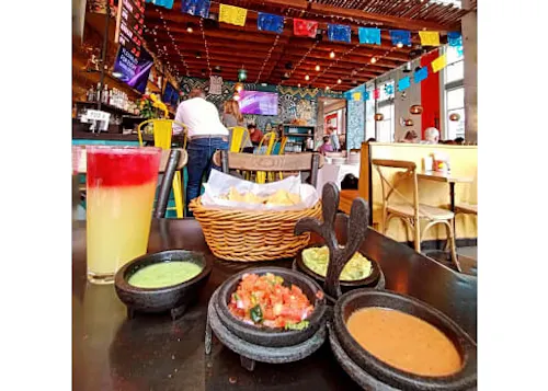 Todos Cantina + Cocina