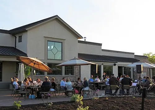 Danny's Kitchen + Bar