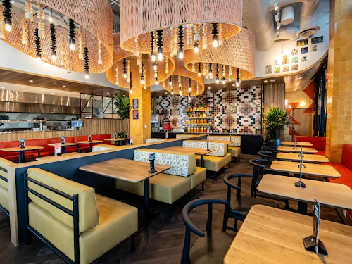 Nando's PERi-PERi - Mueller