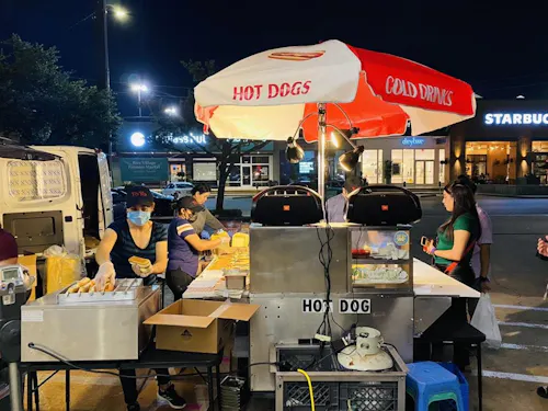 Yoyo's Hot Dog - Washington Ave.