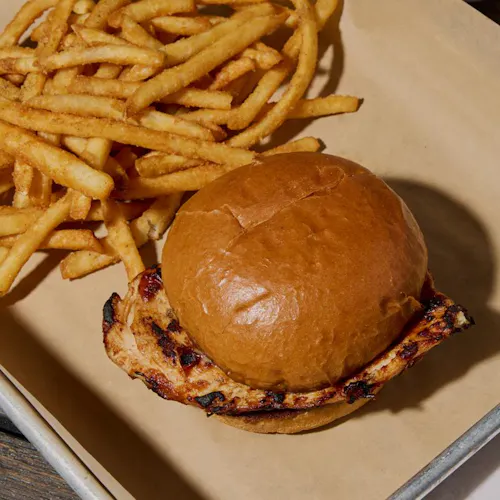 Cy's Bar and Grill
