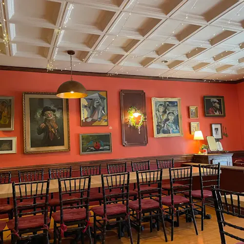 Red Tavern