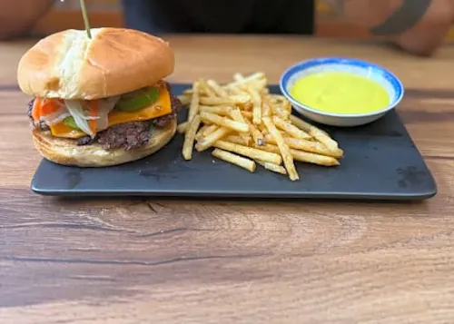 Kuma Kitchen and Lounge
