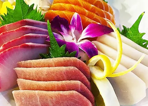 Sushi & Cocktails