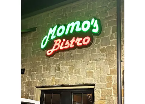 Momo's Bistro
