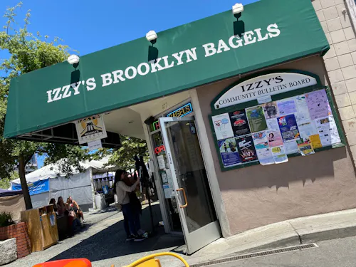 Izzy's Brooklyn Bagels