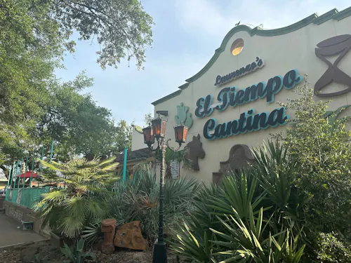 El Tiempo Cantina - Elmdale