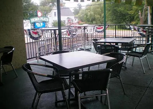 Home Plate Bay Street Grill