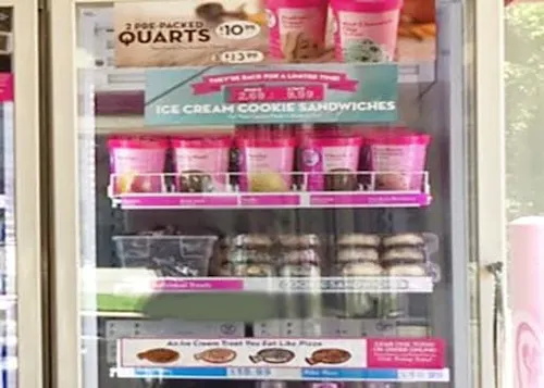 Photo 1 of 4: Baskin Robbins