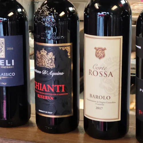 Photo 1 of 4: Italio