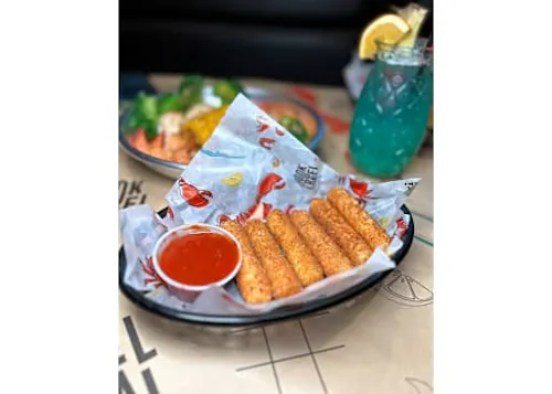 Photo 1 of 4: Hook & Reel Cajun Seafood & Bar