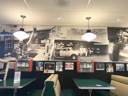 Mel's Drive-In - Sherman Oaks