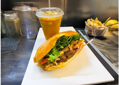 Gion Banh Mi & Tea