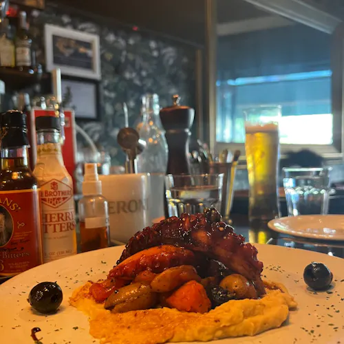 L' Artista Italian Kitchen & Bar