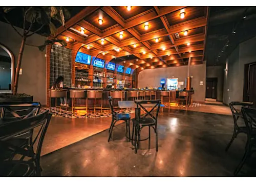 J Bar & Golf Lounge