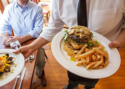 Quattro's Italian restaurant & Wine Bar